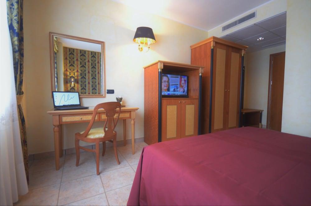 San Giovanni Rotondo Palace - Alihotels Buitenkant foto